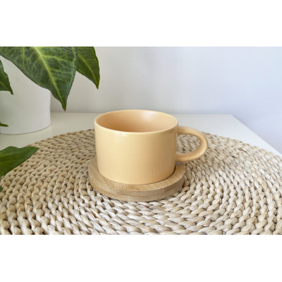 Designový kávový hrnek - Makronka žlutá