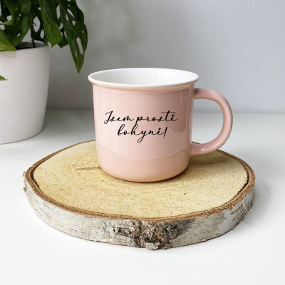 Keramický retro hrnek v pastelových barvách s nápisem Jsem prostě bohyně! Objem 400ml.