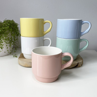 Bílý keramický stohovatelný hrnek 330ml - Krásný den